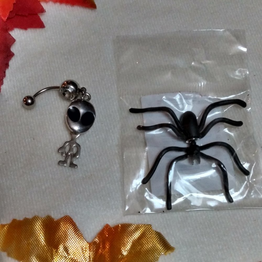 Spider and Alien curved barbell